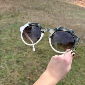 Stylish Tortoiseshell Sunglasses